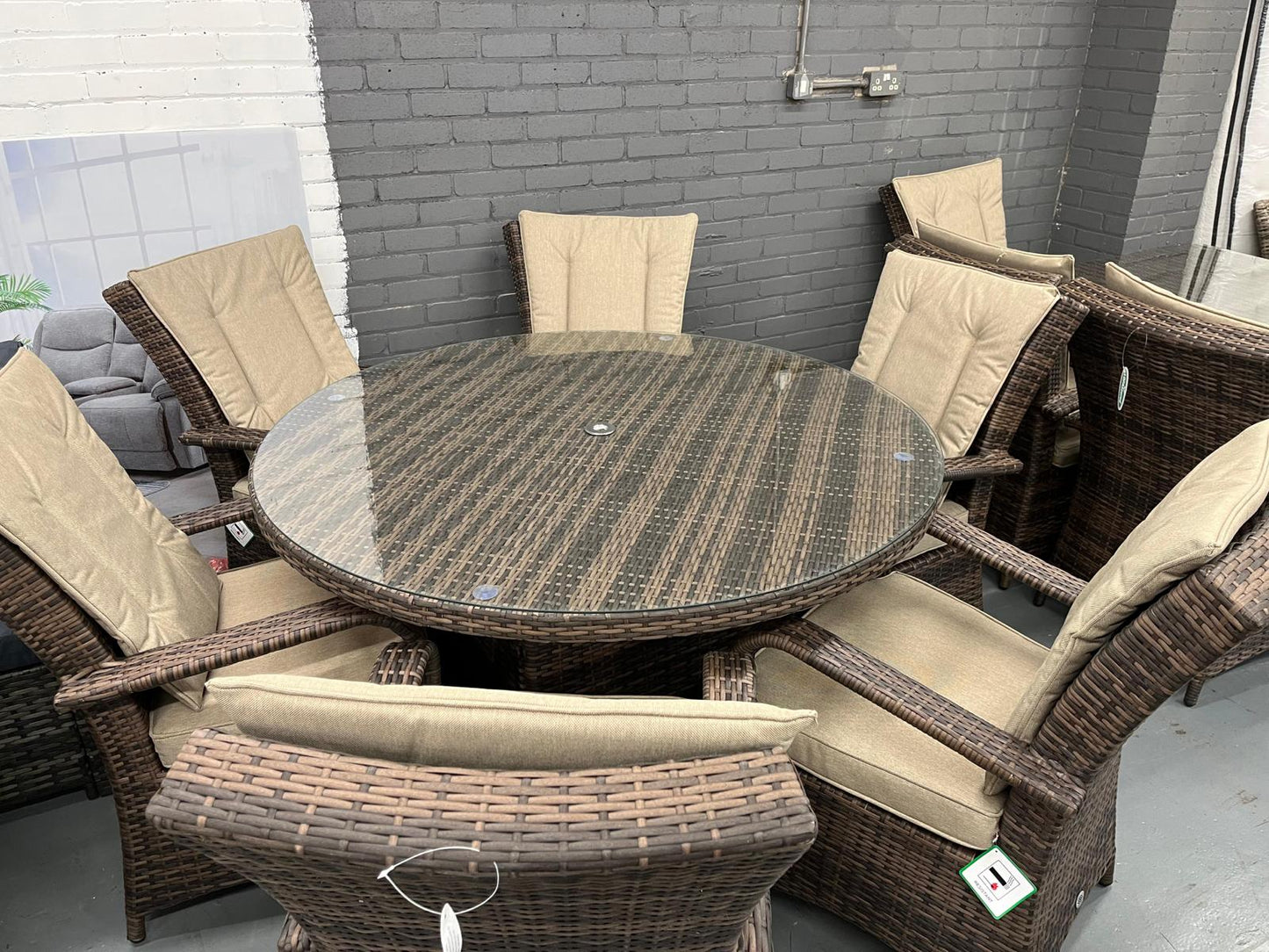 Nevada 6 seater round garden set